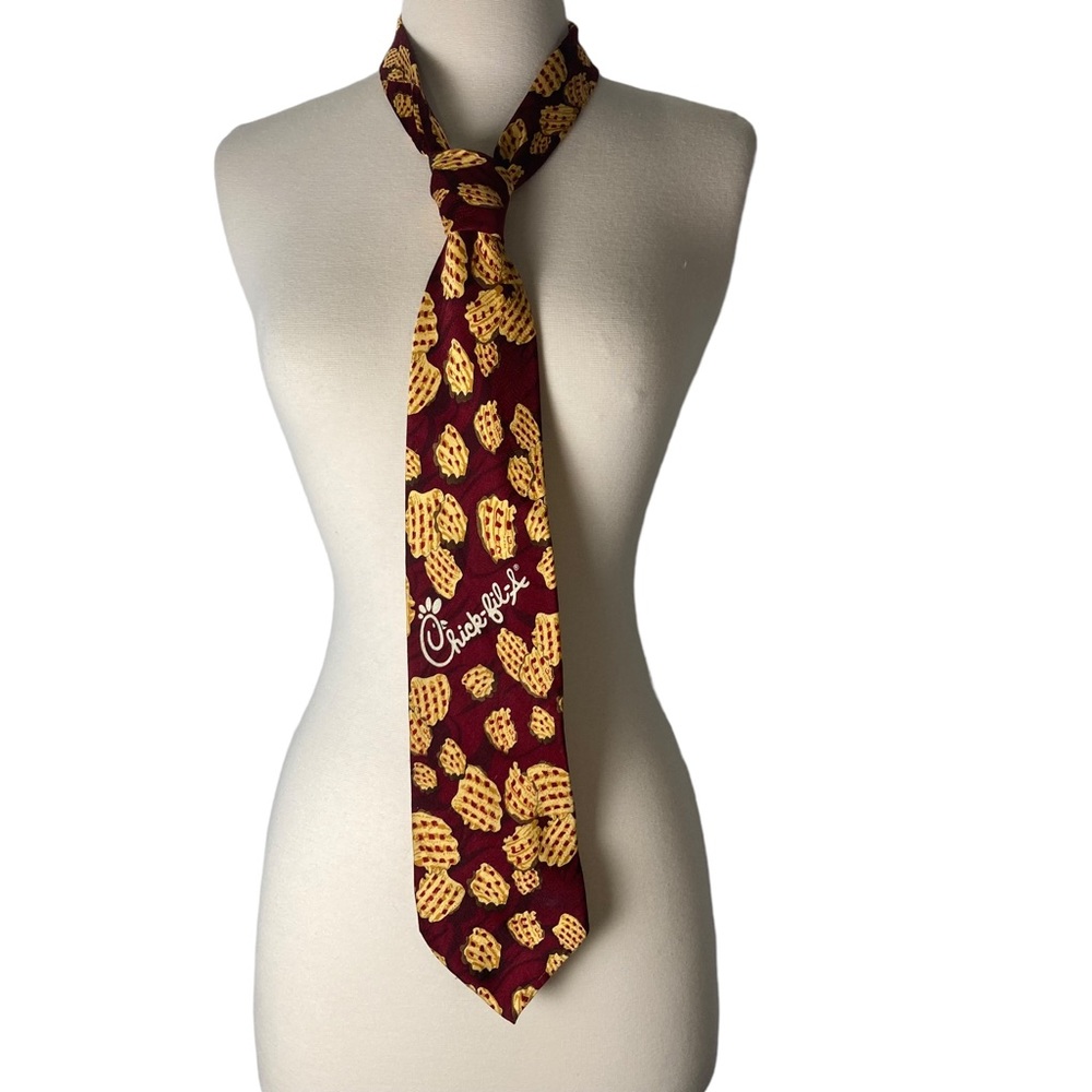 Vintage Chick-fil-a waffle fry tie - Picture 1 of 3